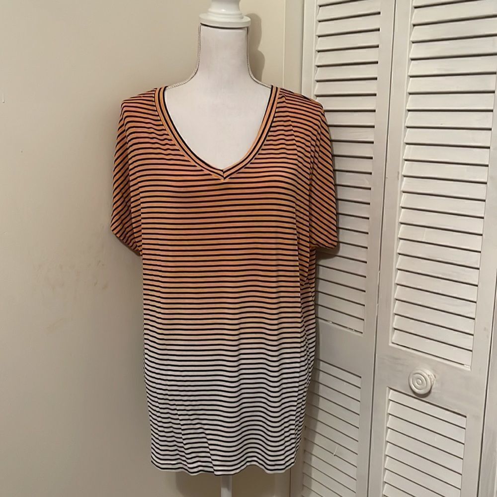SEW in Love Orange and Black Ombre V-Neck Short Sleeved Tee Shirt. Size 1X